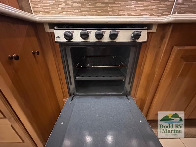 Pre-Owned 2015 Tiffin Motorhomes 40 AH - photo - 13