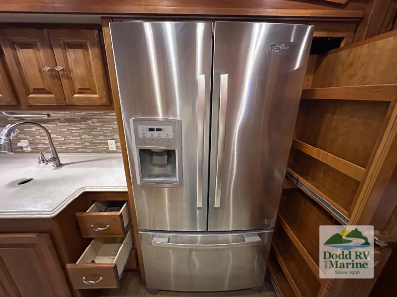 Pre-Owned 2015 Tiffin Motorhomes 40 AH - photo - 17