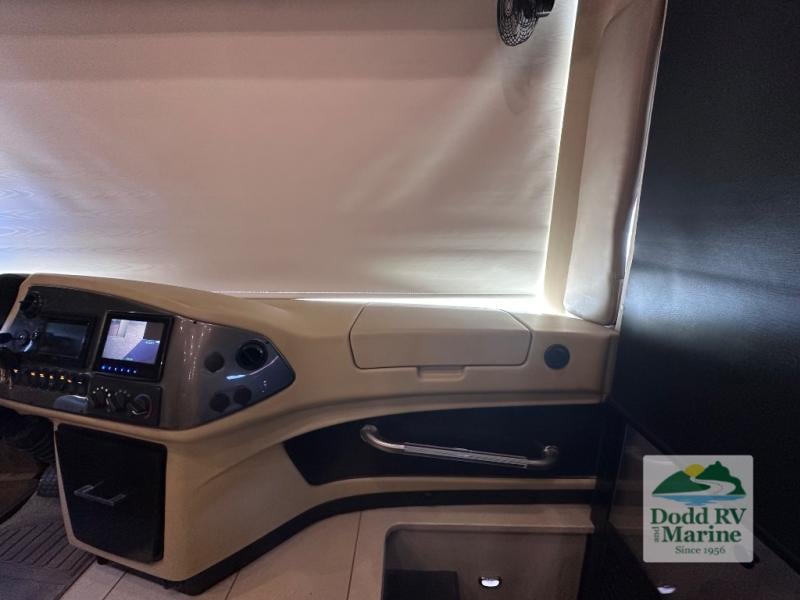 Pre-Owned 2015 Tiffin Motorhomes 40 AH - photo - 66