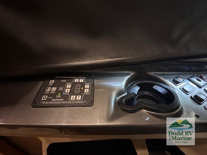 Pre-Owned 2015 Tiffin Motorhomes 40 AH - photo - 62
