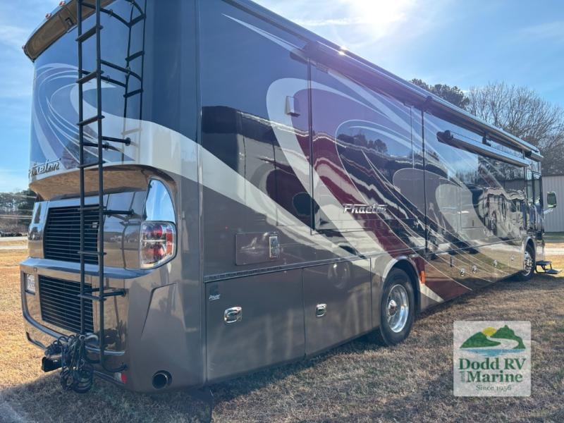 Pre-Owned 2015 Tiffin Motorhomes 40 AH - photo - 3