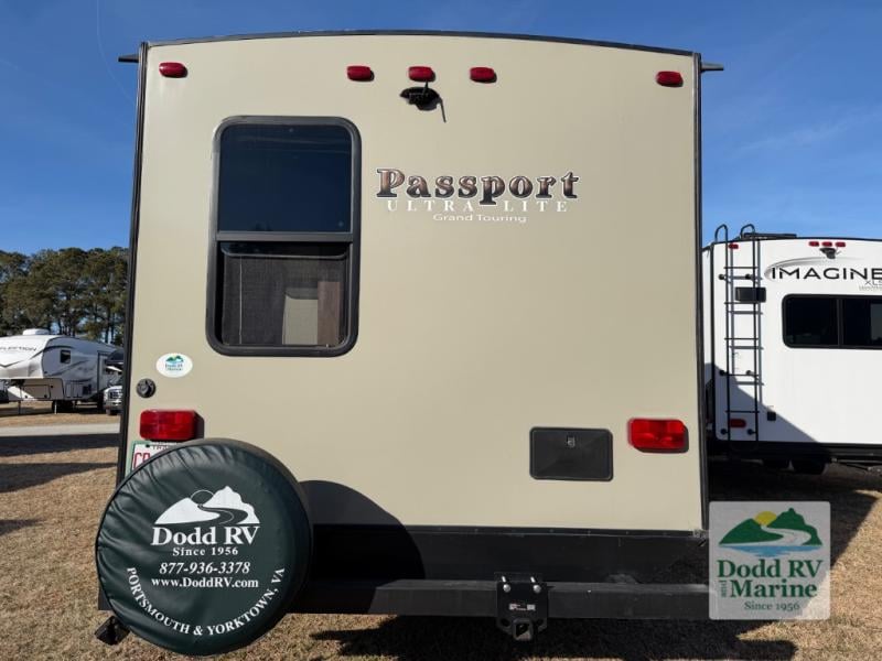 Pre-Owned 2019 Keystone RV 3350BH Grand Touring - photo - 39
