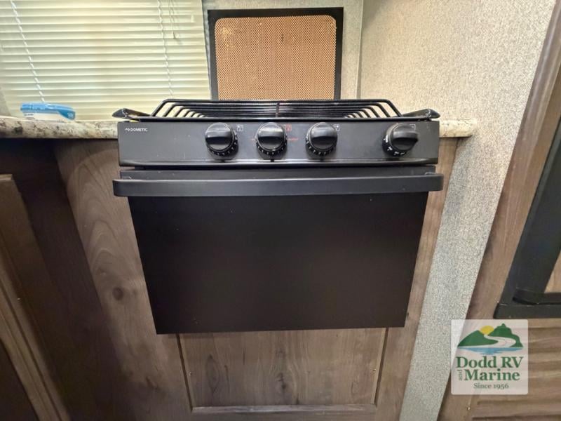 Pre-Owned 2019 Keystone RV 3350BH Grand Touring - photo - 12