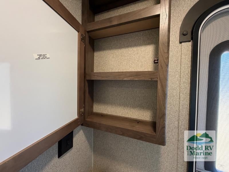Pre-Owned 2019 Keystone RV 3350BH Grand Touring - photo - 36