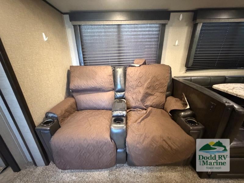 Pre-Owned 2019 Grand Design 3170BH - photo - 22