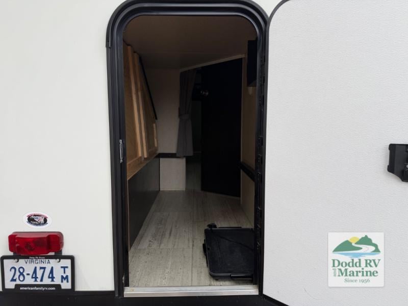 Pre-Owned 2021 Coachmen RV 2963BH - photo - 36