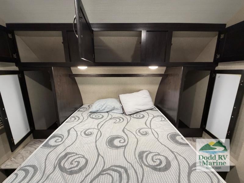 Pre-Owned 2021 Coachmen RV 2963BH - photo - 22