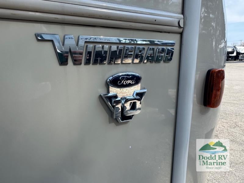 Pre-Owned 2018 Winnebago 29VE - photo - 14