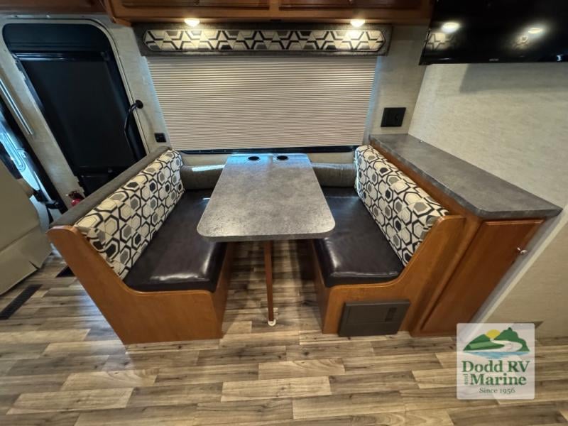 Pre-Owned 2018 Winnebago 29VE - photo - 25
