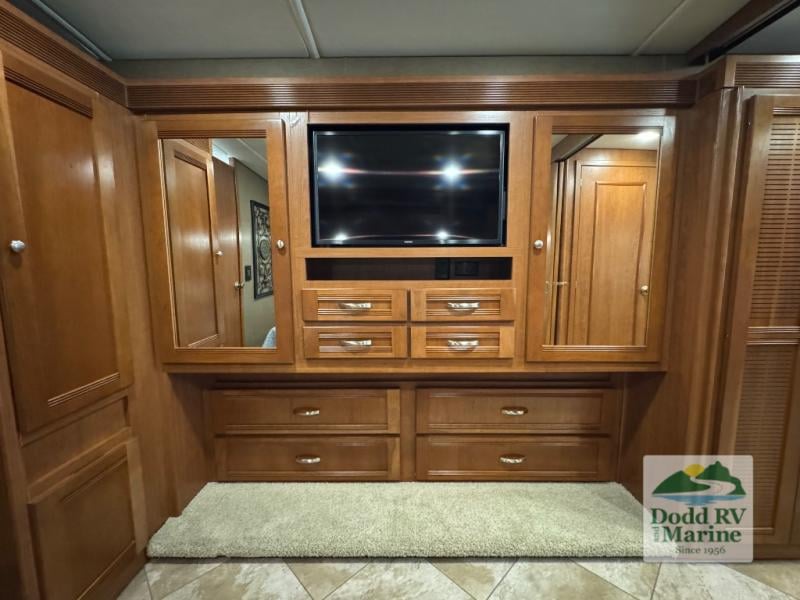 Pre-Owned 2018 Winnebago 38F - photo - 37