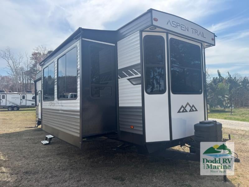 Pre-Owned 2024 Dutchmen RV 390LOFT - photo - 0