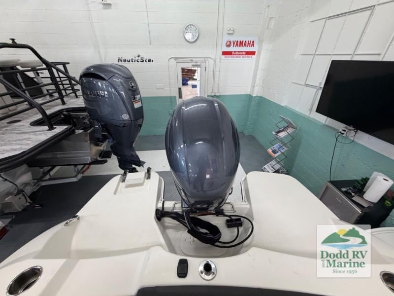 Pre-Owned 2016 Stingray 191DC - photo - 8
