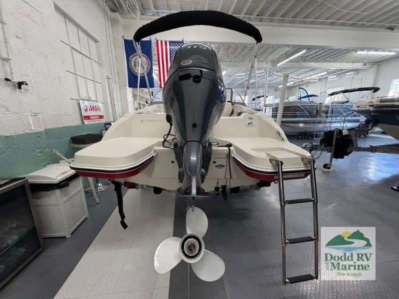 Pre-Owned 2016 Stingray 191DC - photo - 10