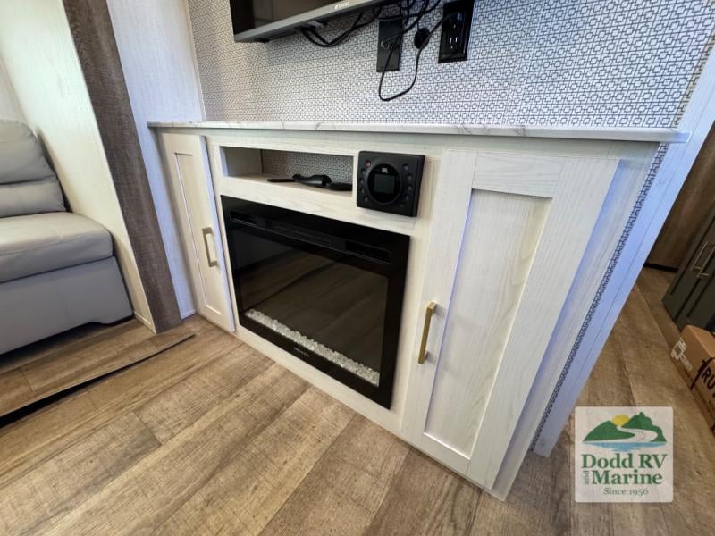 Pre-Owned 2024 Heartland 34BSBH - photo - 37