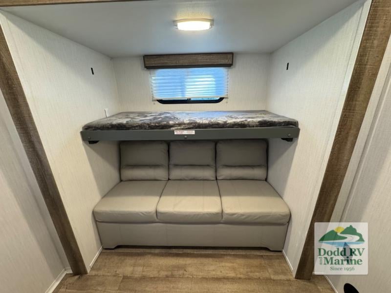 Pre-Owned 2024 Heartland 34BSBH - photo - 32