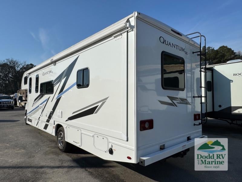 Pre-Owned 2025 Thor Motor Coach SE31 - photo - 3