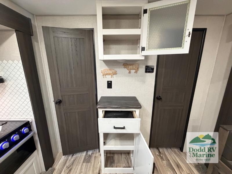 Pre-Owned 2022 Venture RV ST333VIK - photo - 25