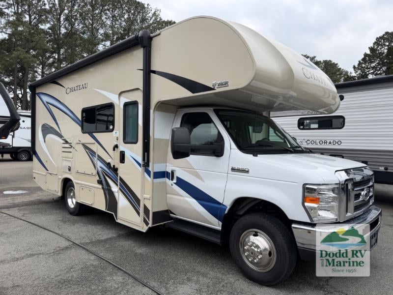 Pre-Owned 2020 Thor Motor Coach 24F - photo - 0
