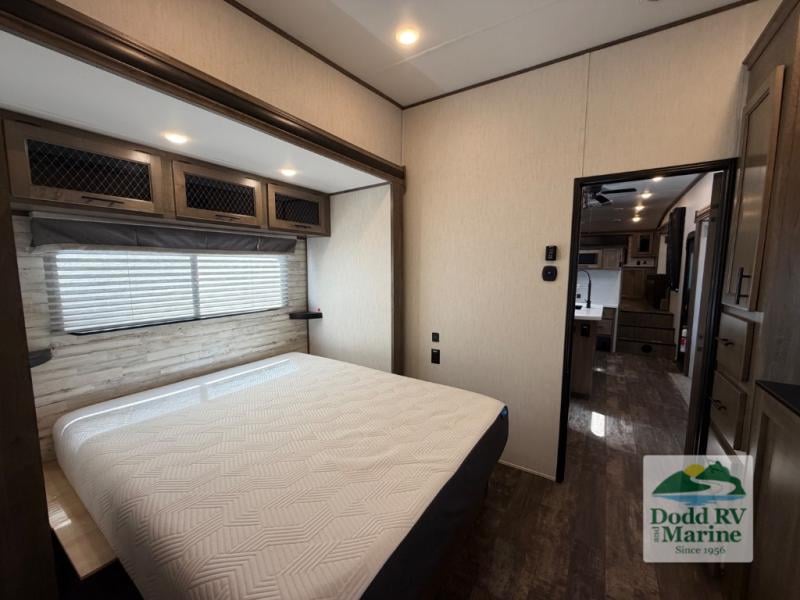 Pre-Owned 2022 Forest River RV 37FLH - photo - 48