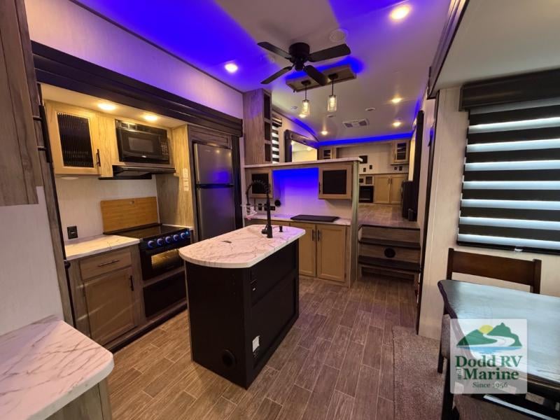 Pre-Owned 2022 Forest River RV 3990 - photo - 12