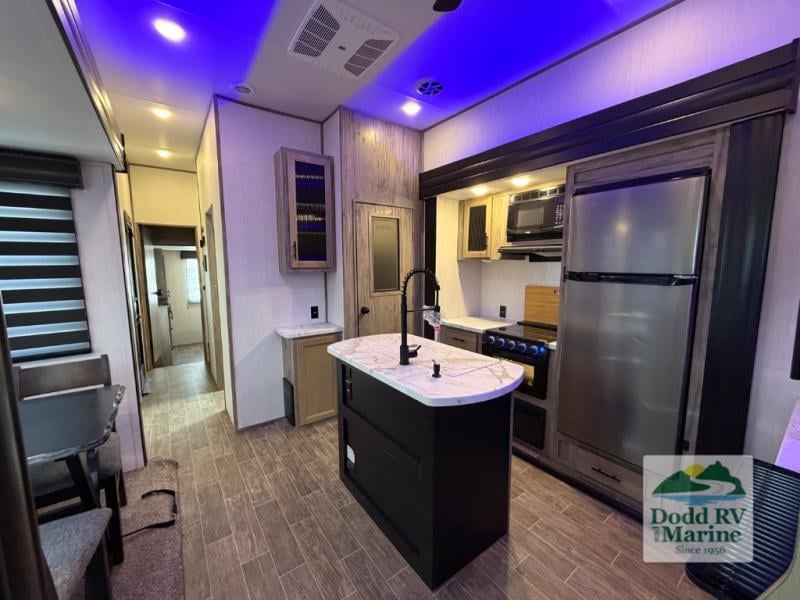 Pre-Owned 2022 Forest River RV 3990 - photo - 13