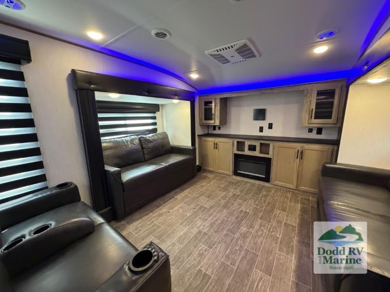 Pre-Owned 2022 Forest River RV 3990 - photo - 31