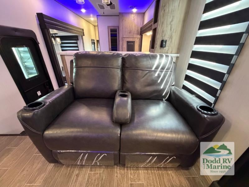 Pre-Owned 2022 Forest River RV 3990 - photo - 33