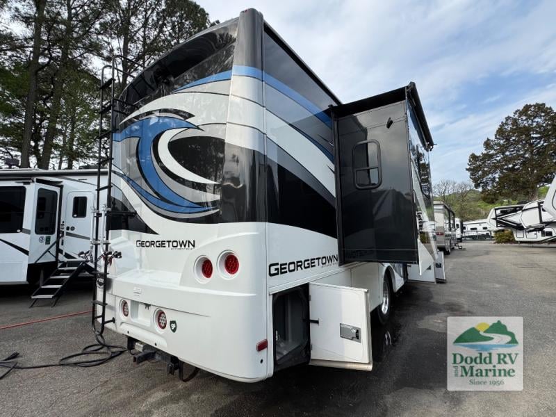 Pre-Owned 2019 Forest River RV 369DS - photo - 3