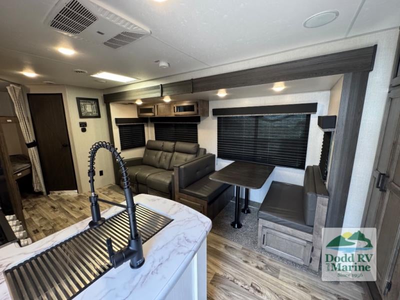 Pre-Owned 2021 Venture RV ST281VBH - photo - 8