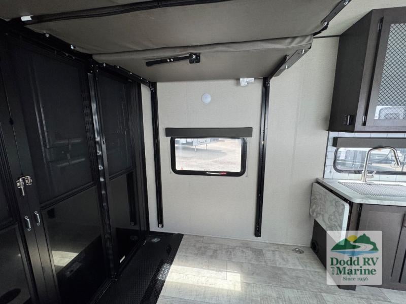Pre-Owned 2022 Grand Design 23G - photo - 14