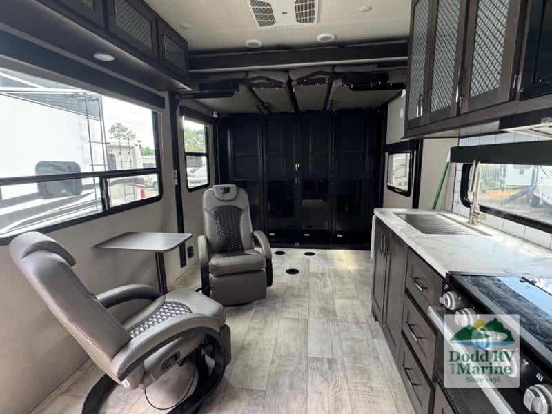 Pre-Owned 2022 Grand Design 23G - photo - 15