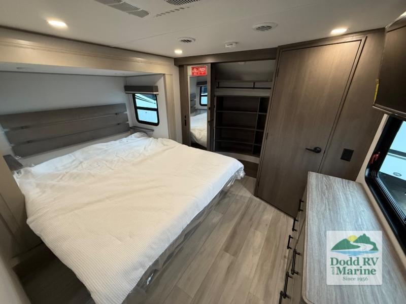 New 2026 Grand Design 3704BH - photo - 32