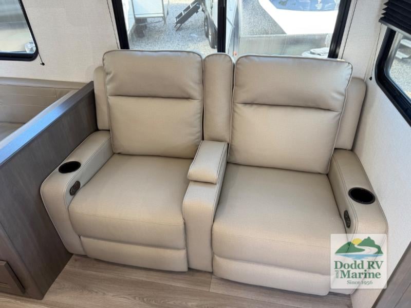 New 2026 Grand Design 325BHT - photo - 11