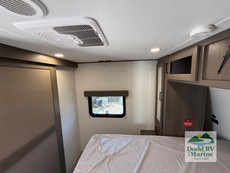 New 2026 Grand Design 325BHT - photo - 22