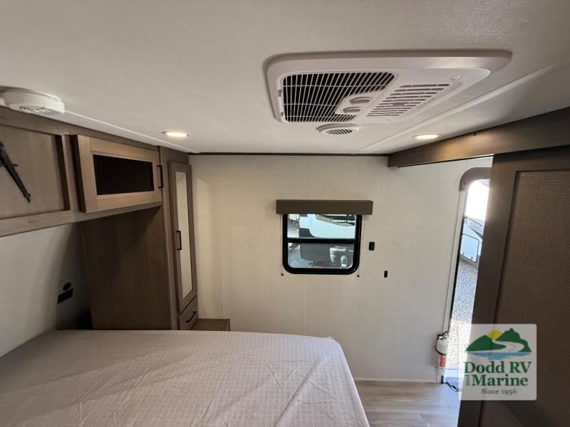 New 2026 Grand Design 325BHT - photo - 23