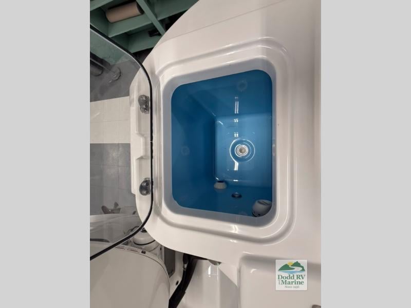 New 2025 Nautic Star 242OS - photo - 19