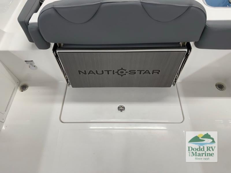 New 2025 Nautic Star 242OS - photo - 22