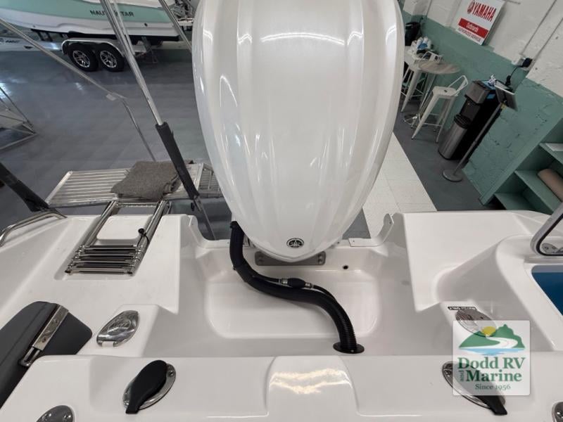New 2025 Nautic Star 242OS - photo - 20