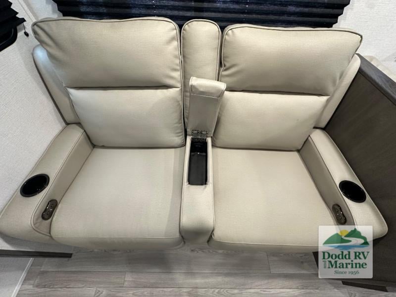New 2026 Grand Design 305BHT - photo - 23