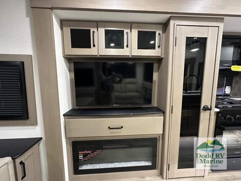New 2026 Grand Design 337RLS - photo - 28
