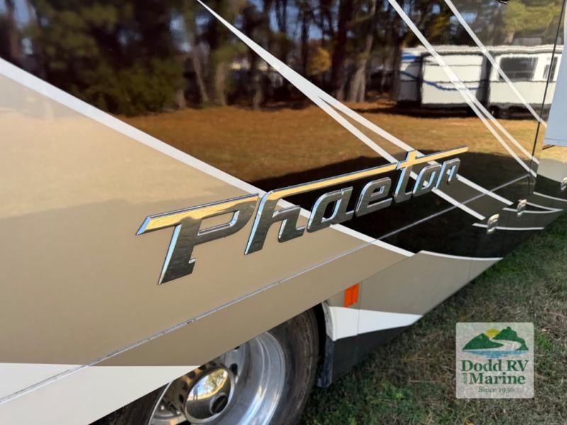 Pre-Owned 2016 Tiffin Motorhomes 40 QBH - photo - 4