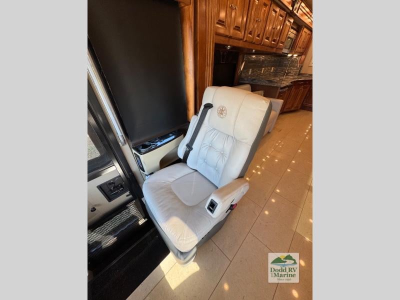Pre-Owned 2016 Tiffin Motorhomes 40 QBH - photo - 17