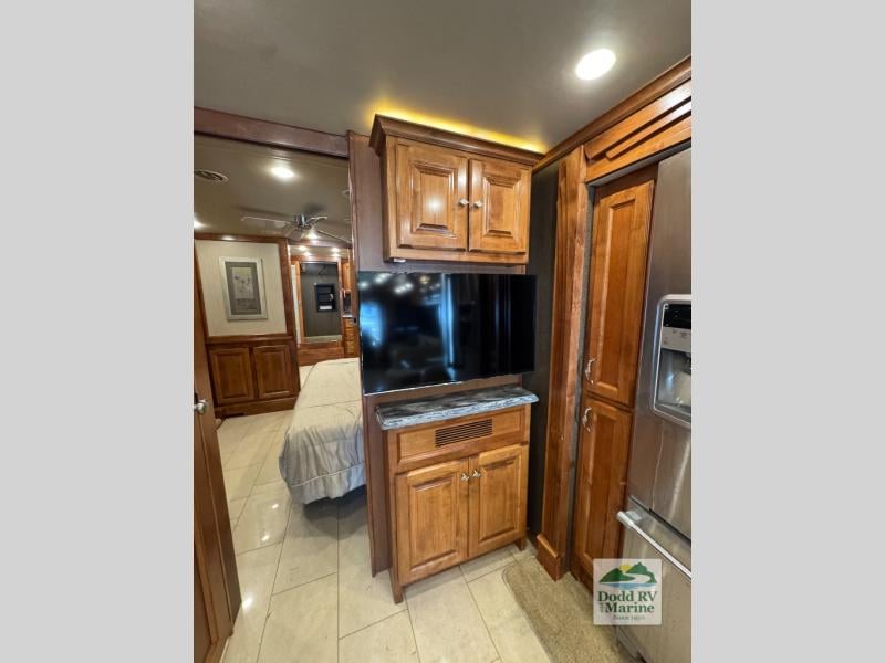 Pre-Owned 2016 Tiffin Motorhomes 40 QBH - photo - 21