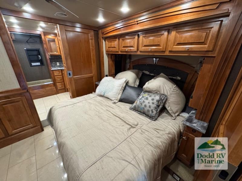 Pre-Owned 2016 Tiffin Motorhomes 40 QBH - photo - 23