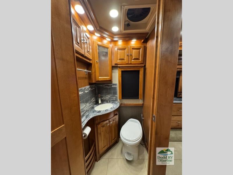 Pre-Owned 2016 Tiffin Motorhomes 40 QBH - photo - 22