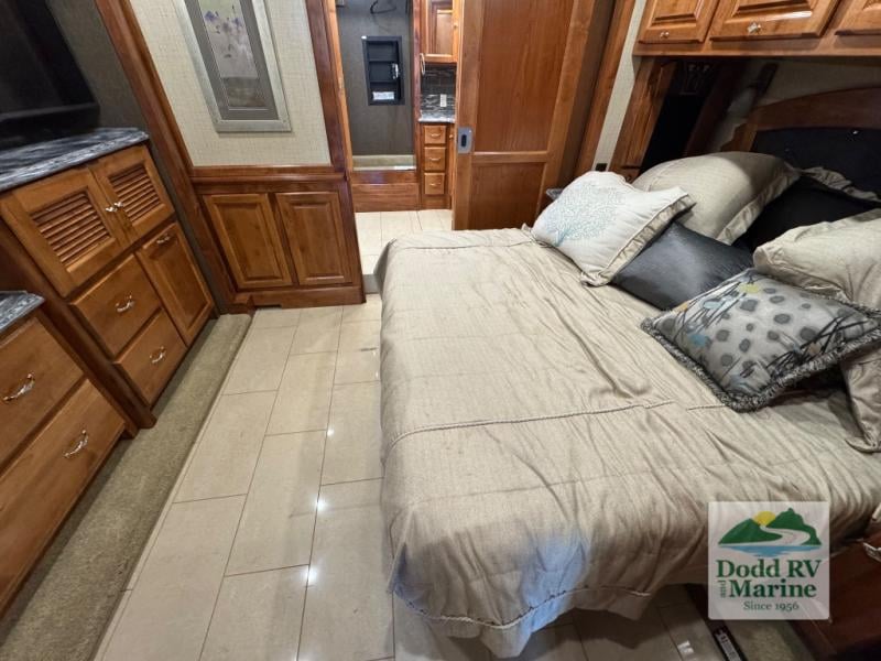 Pre-Owned 2016 Tiffin Motorhomes 40 QBH - photo - 24