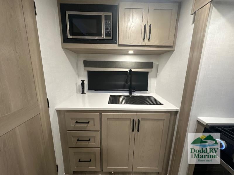 New 2026 Forest River RV 2522FB - photo - 8
