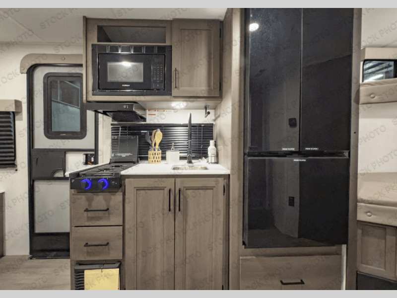 New 2026 Grand Design 161BH - photo - 43
